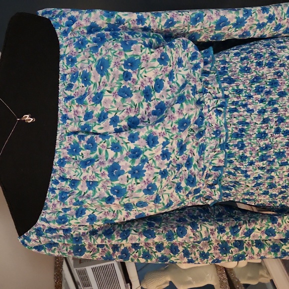 Off the Shoulder Dress - Picture 2 of 4